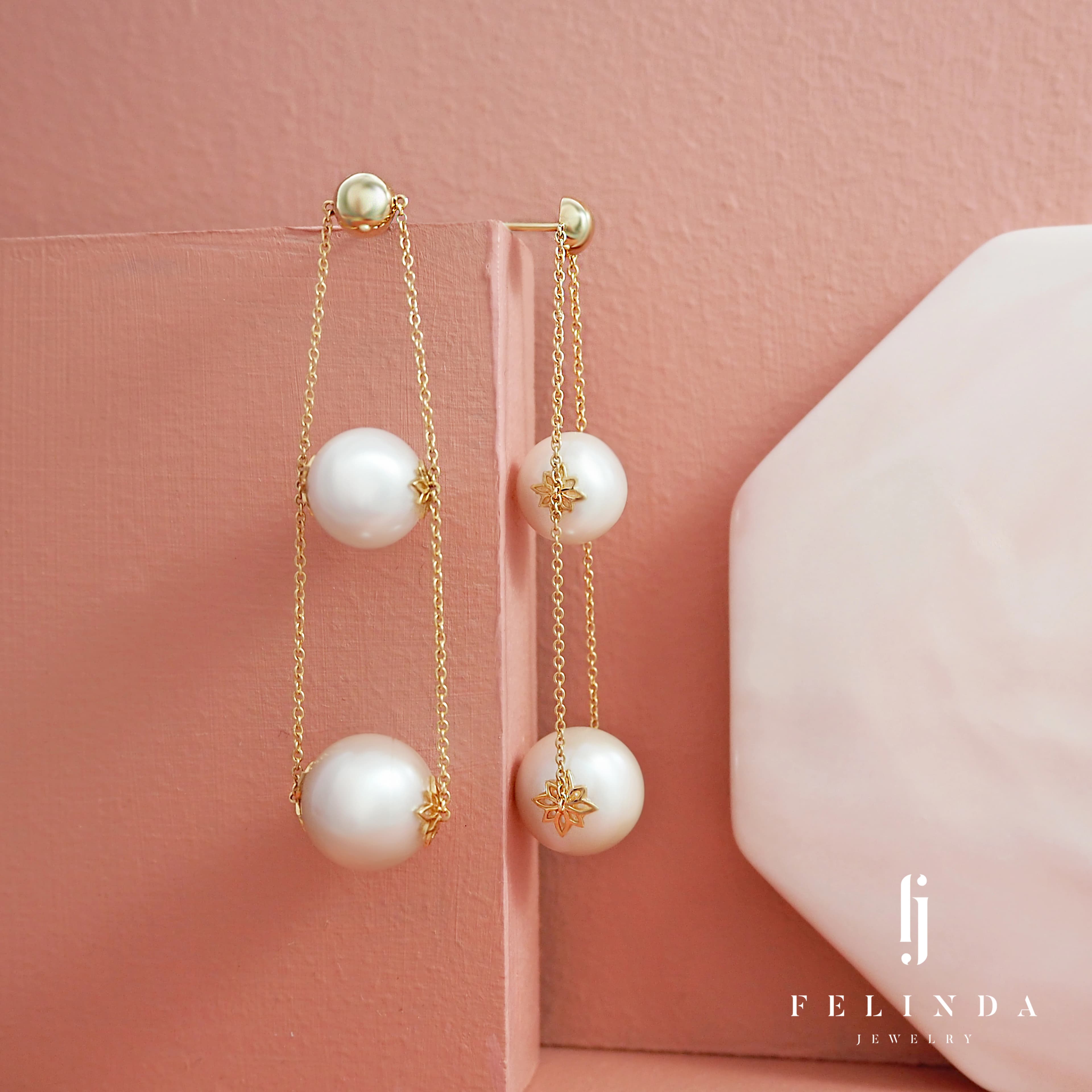 FJ Insta Dangling Pearl Earrings