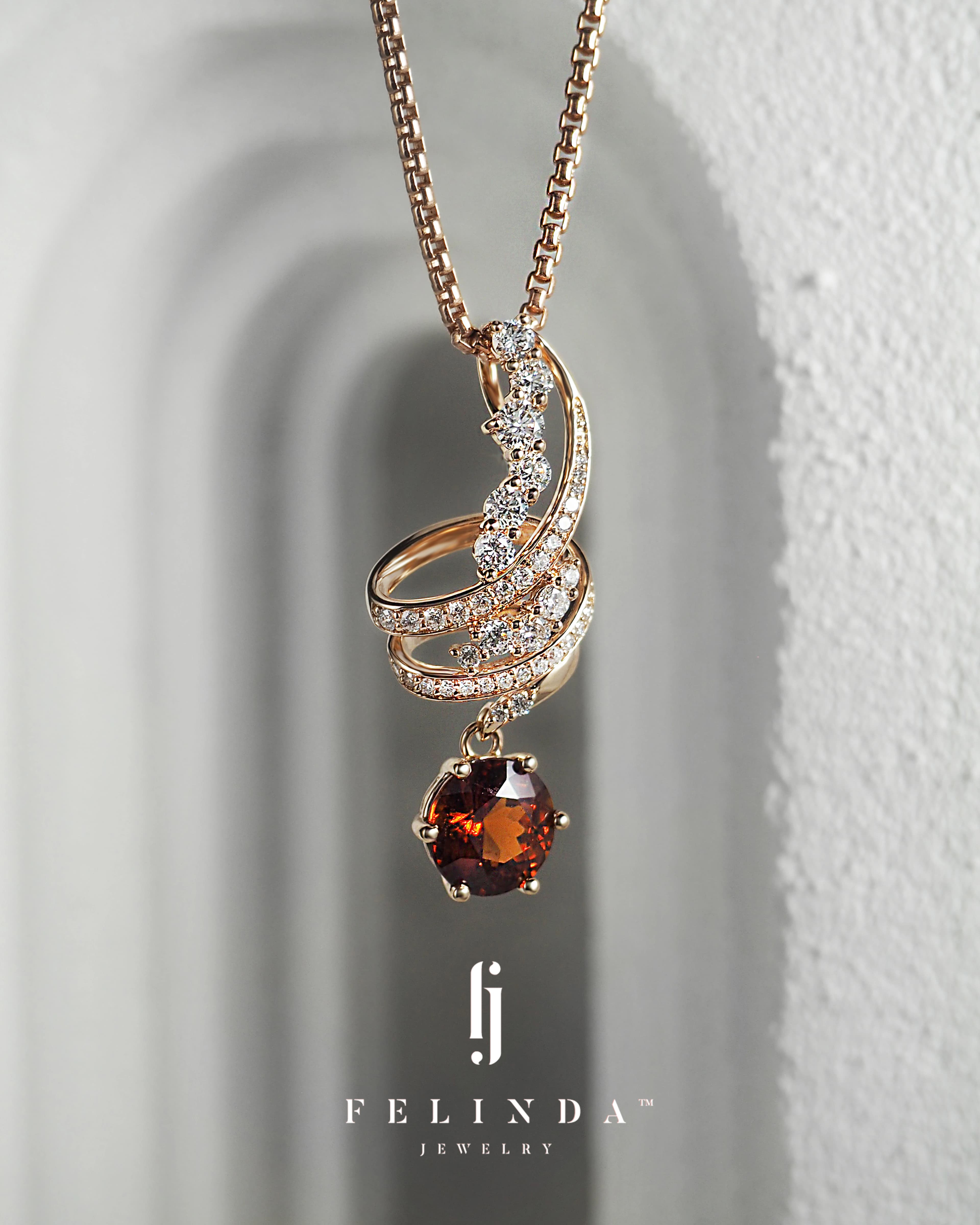 FJ Insta Carnet Circular Pendant