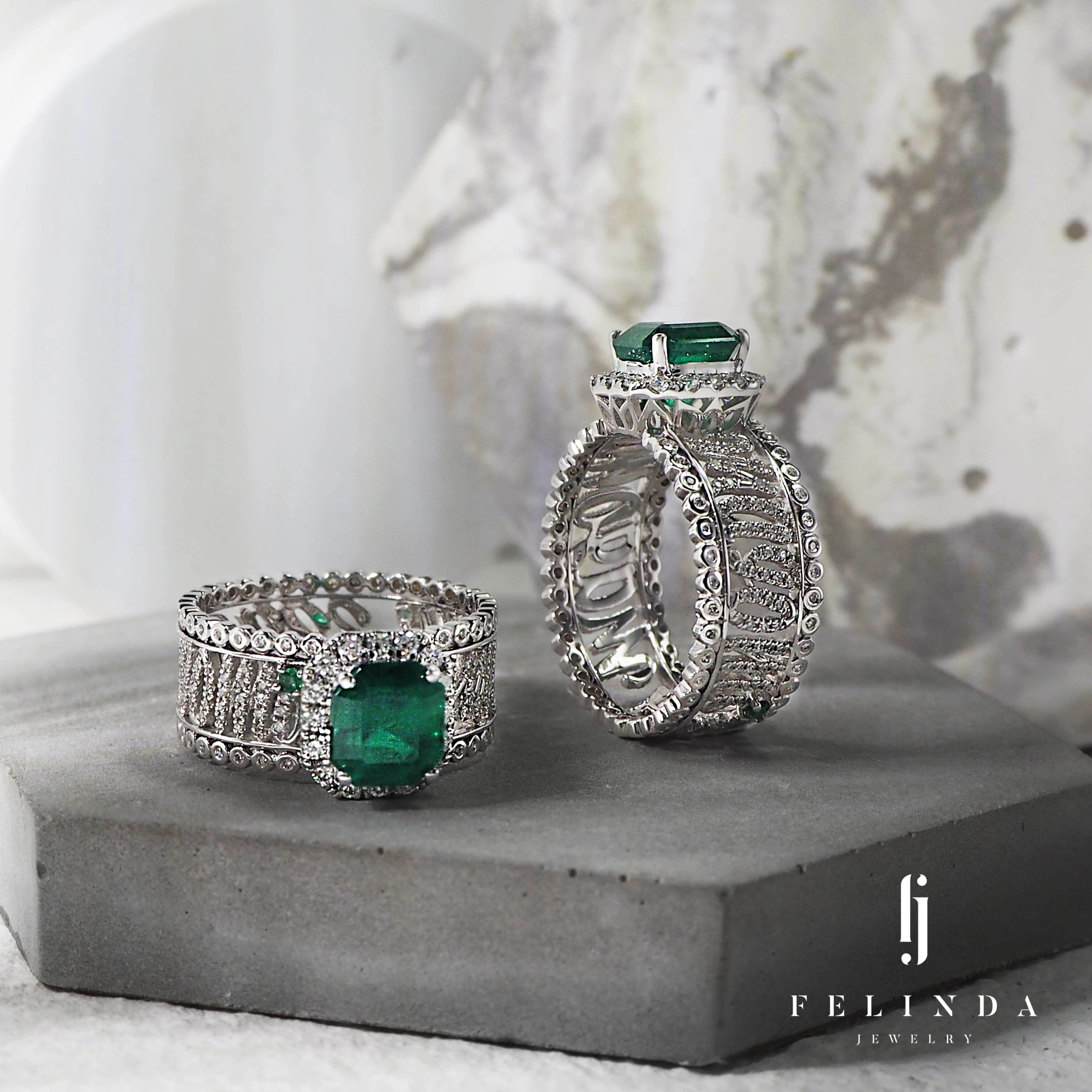 Emerald bespoke custom ring