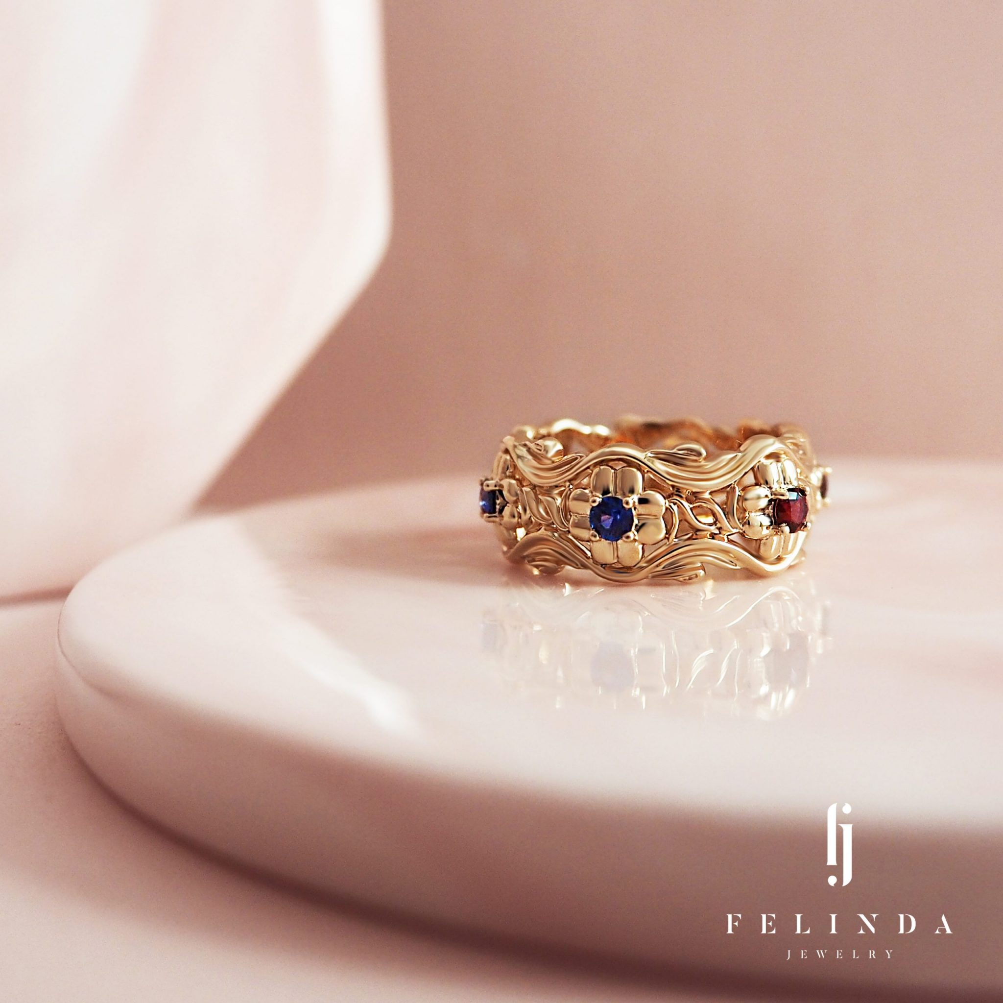 18k Gold Sapphire/ Spinel  Vintage Ring