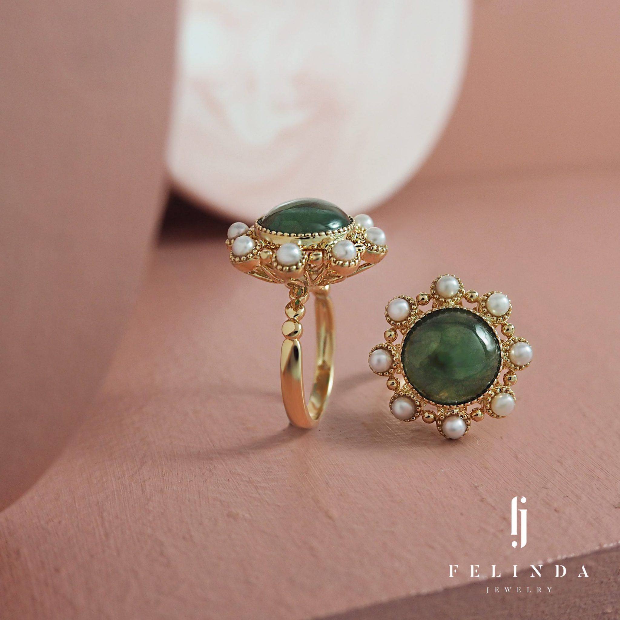 18k Gold Jade with Baby Pearl Ring