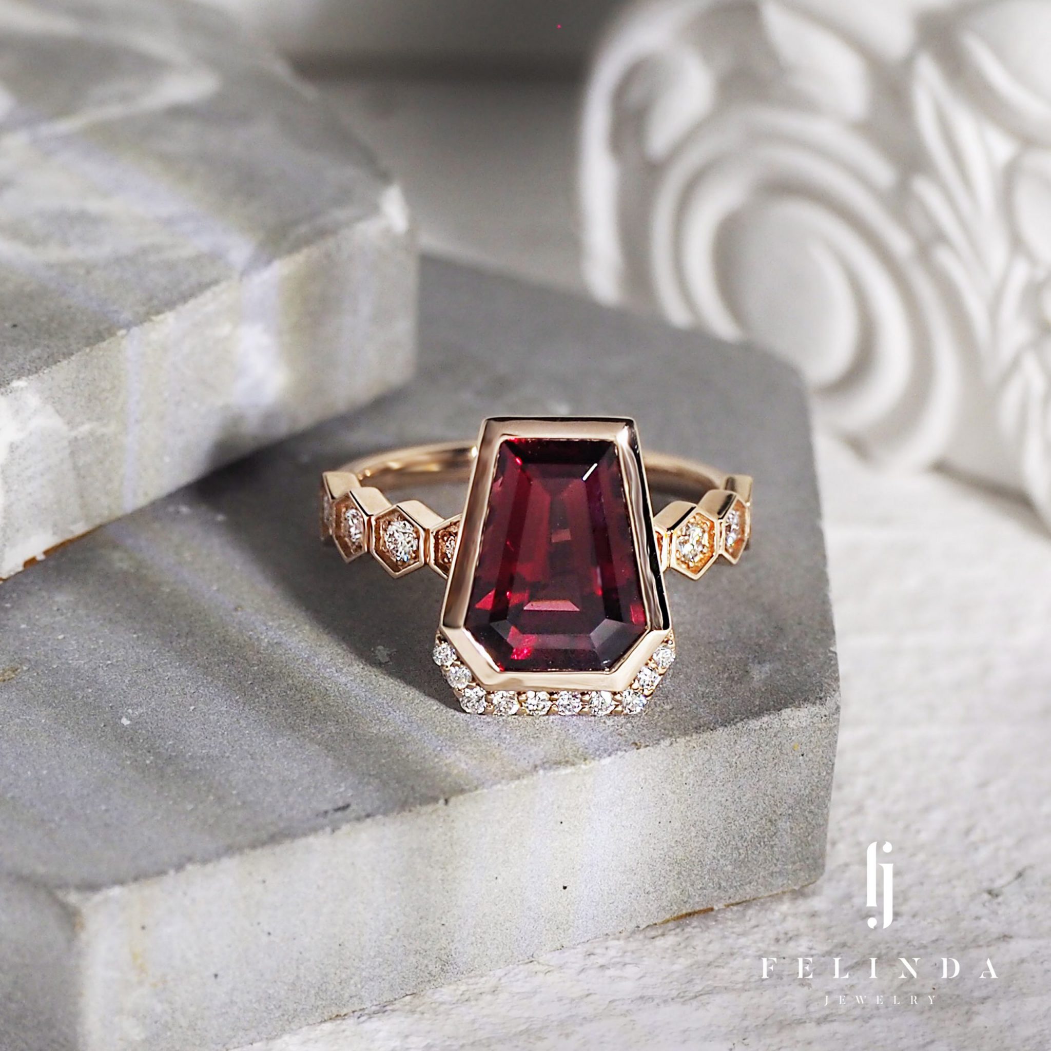 18K Special Cut Garnet Ring